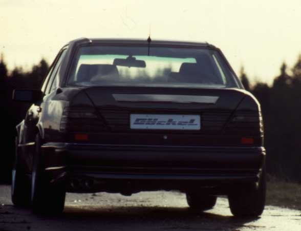 E-Klasse_w124_limousine_Coupe_Cabrio_TE-Modell_spoiler.jpg